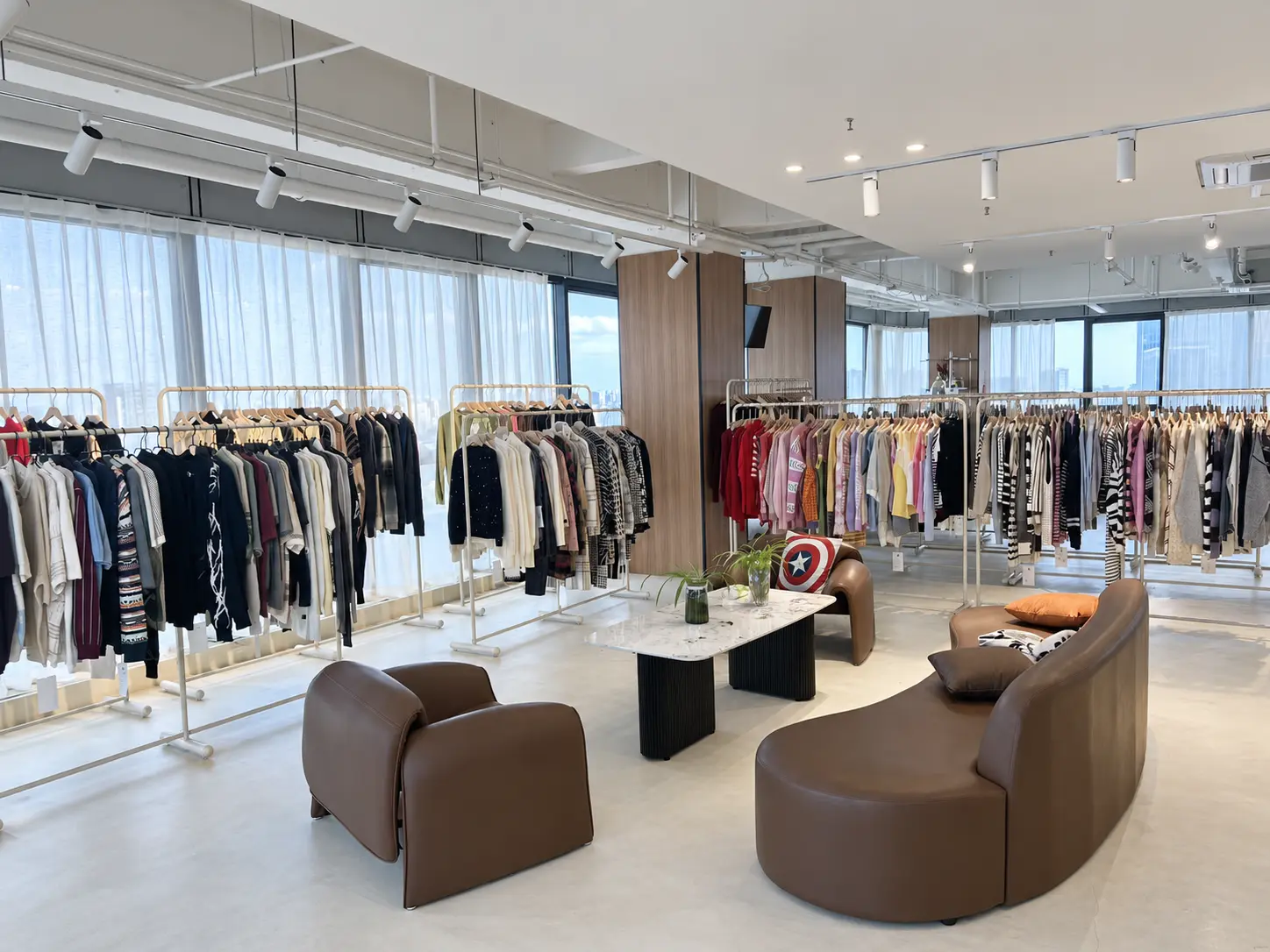 Jilian sample showroom